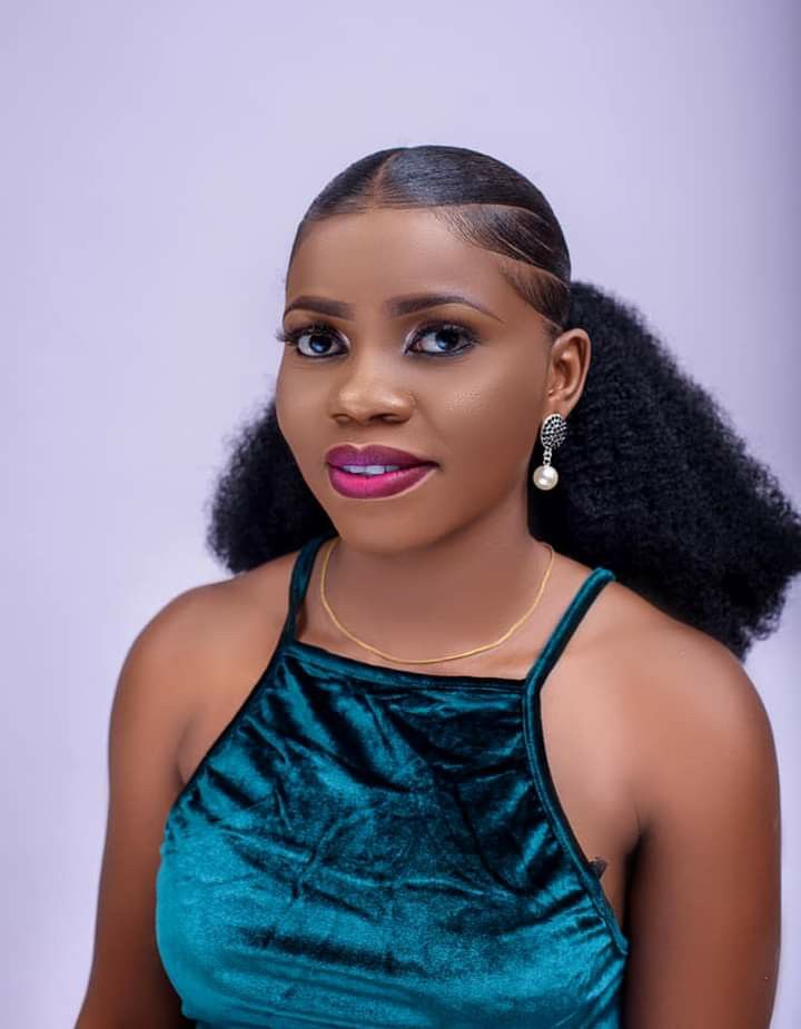 Kubana Low Ponytail (1)